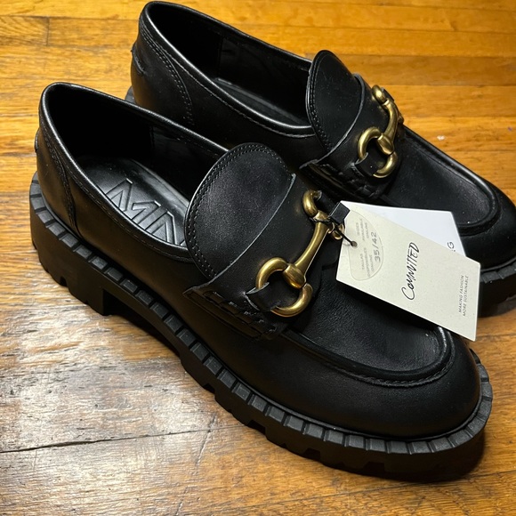Shoes - Picture 1 of 2